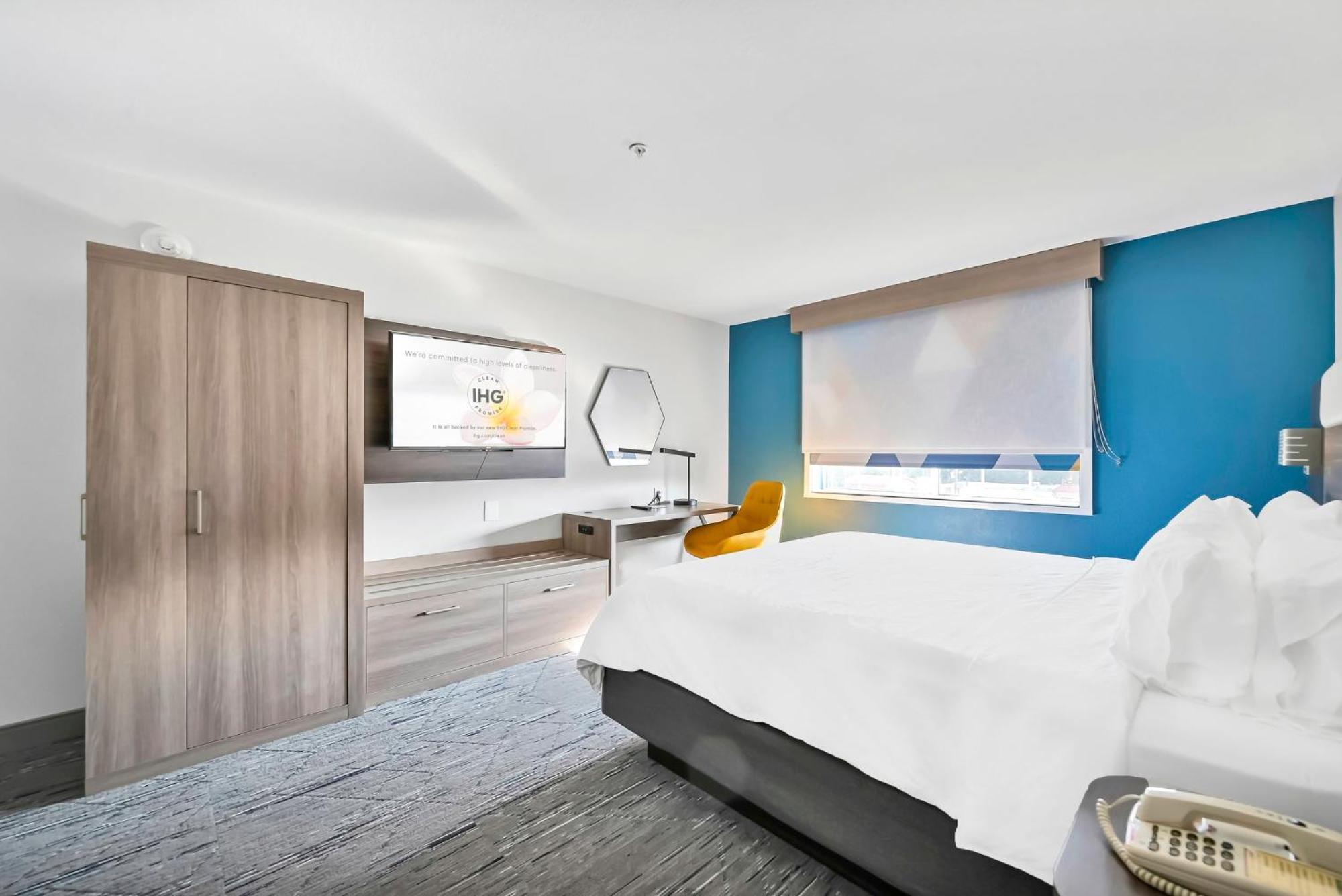 Holiday Inn Express Palestine By Ihg Buitenkant foto